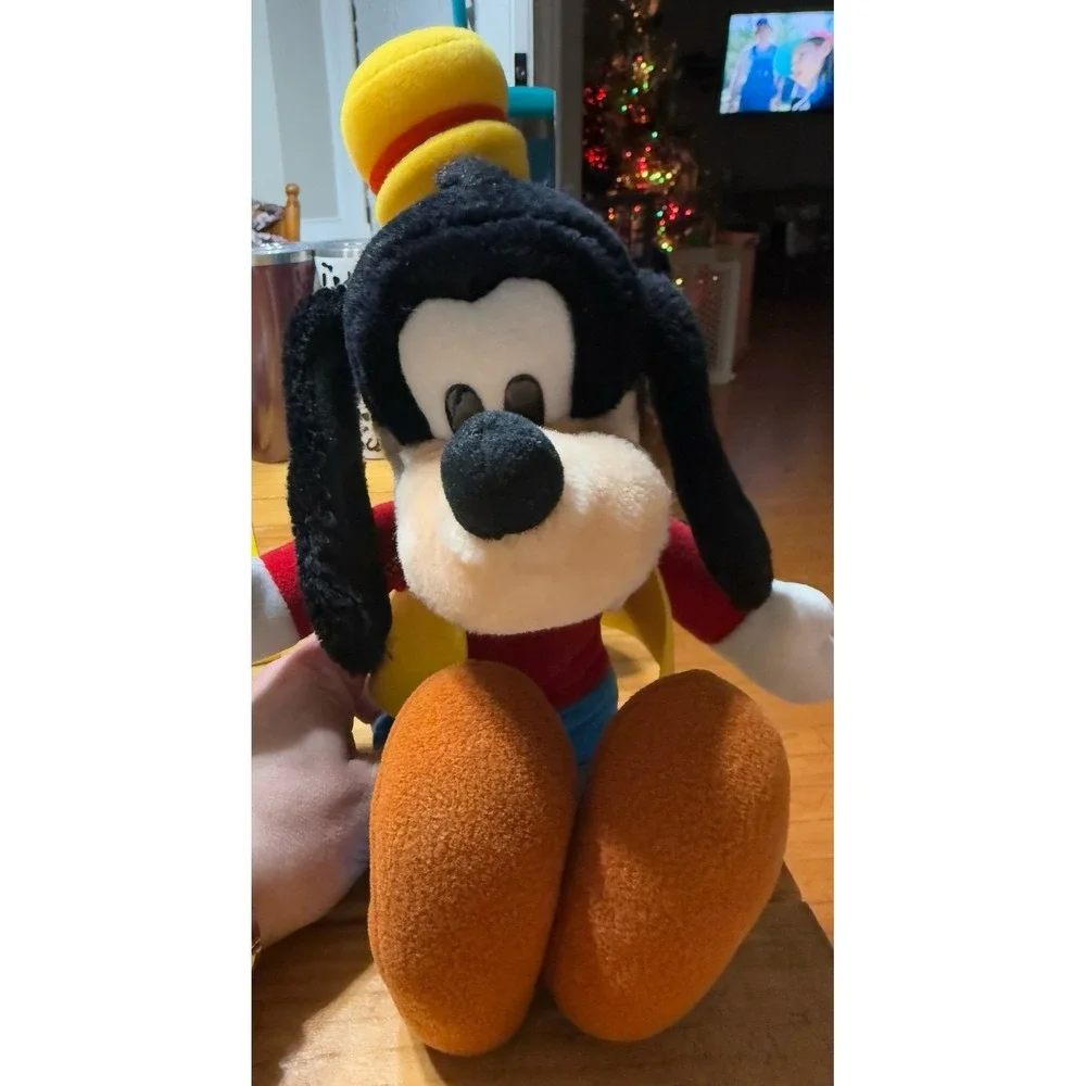 Disney goofy plush